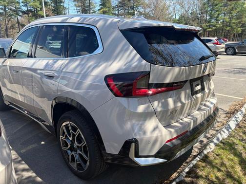 Dune Grey Metallic 2026 BMW X1 xDrive28i