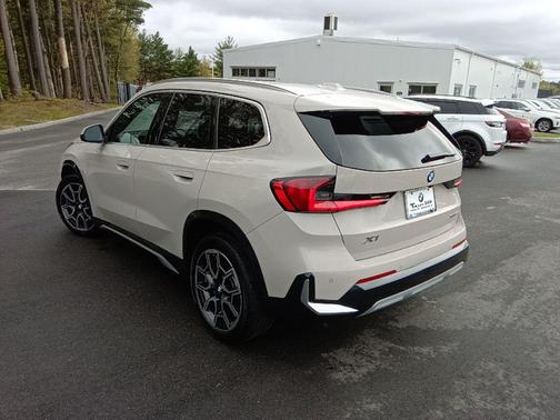 Dune Grey Metallic 2026 BMW X1 xDrive28i