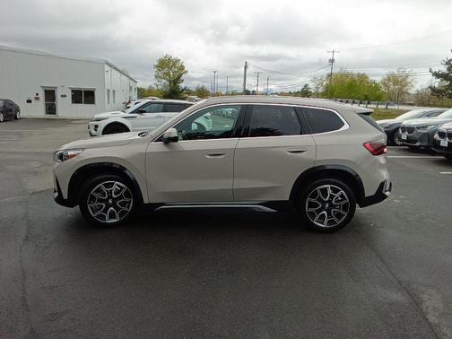 Dune Grey Metallic 2026 BMW X1 xDrive28i