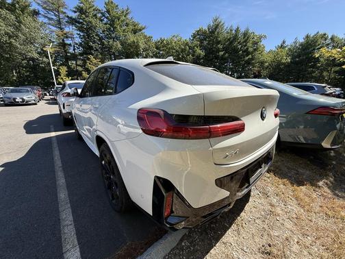 2024 BMW X4 xDrive30i