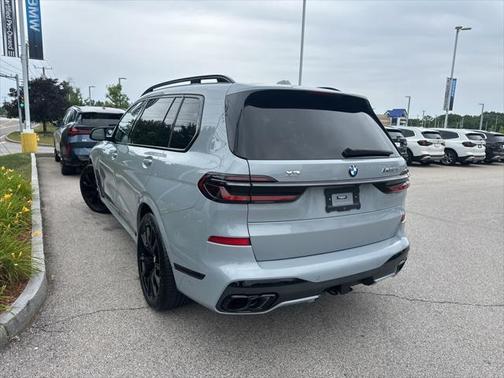 2024 BMW X7 M60i