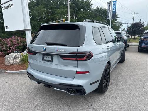 2024 BMW X7 M60i