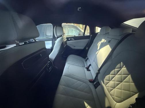 2024 BMW X6 xDrive40i