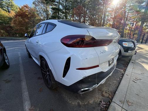 2024 BMW X6 xDrive40i