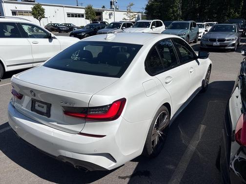 2022 BMW 330 xDrive