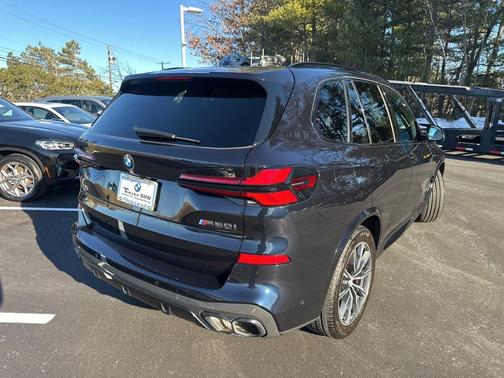 2025 BMW X5 M60i