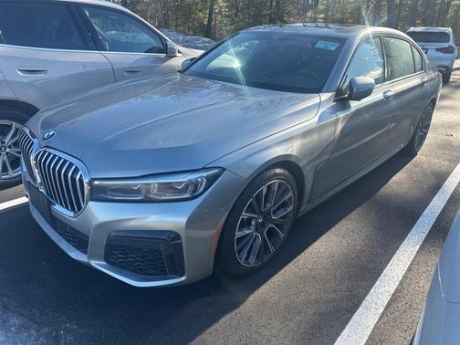 2022 BMW 740 i xDrive