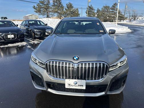 2022 BMW 740 i xDrive