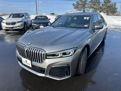 2022 BMW 740 i xDrive
