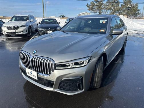 2022 BMW 740 i xDrive