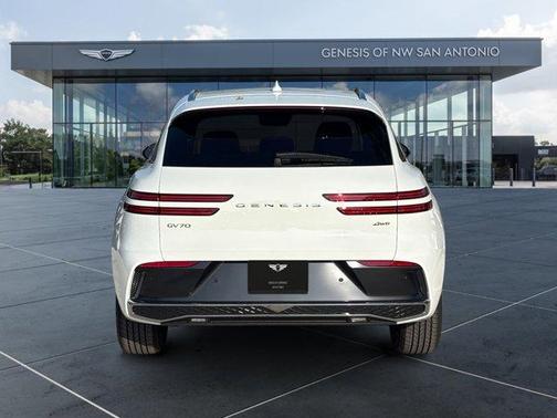 2026 Genesis GV70 2.5T
