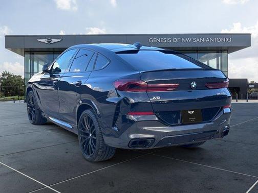 2023 BMW X6 M50i