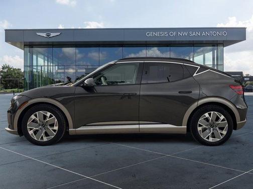 2024 Genesis GV60 Standard