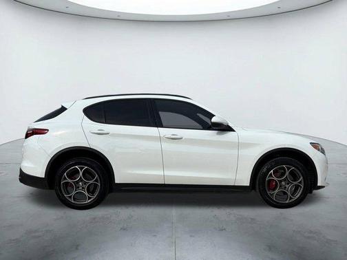 2023 Alfa Romeo Stelvio Sprint