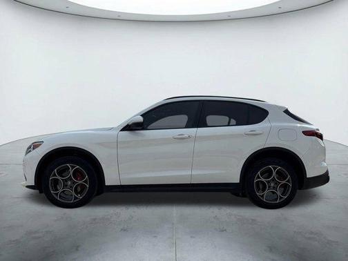 2023 Alfa Romeo Stelvio Sprint