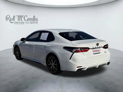 Super White 2021 Toyota Camry SE