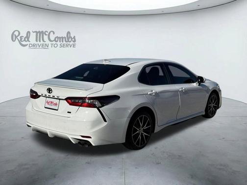 Super White 2021 Toyota Camry SE