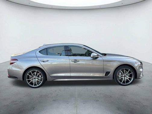 2026 Genesis G70 2.5T Standard