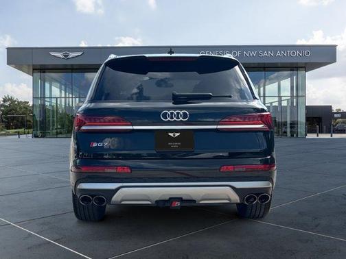 2023 Audi SQ7 4.0T Premium Plus