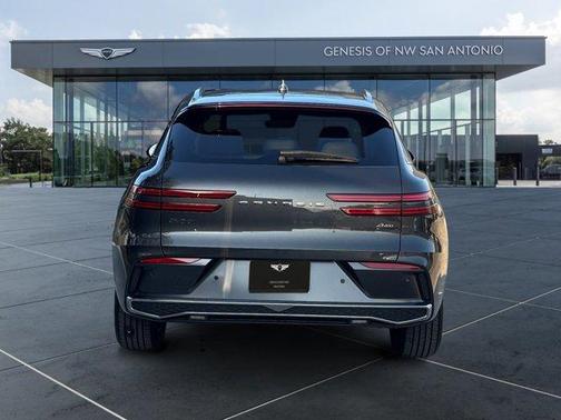 Makalu Gray 2026 Genesis GV70 2.5T