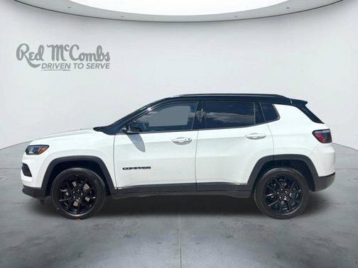 Bright White Clearcoat 2024 Jeep Compass Latitude
