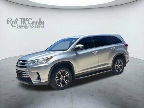 Celestial Silver Metallic 2019 Toyota Highlander LE