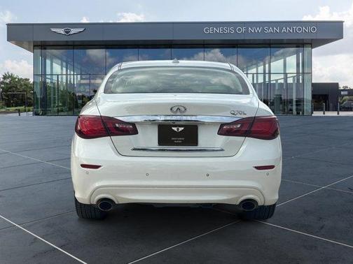 2016 INFINITI Q70L 3.7