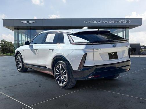 2024 Cadillac LYRIQ Sport