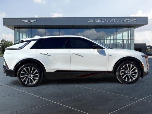 2024 Cadillac LYRIQ Sport