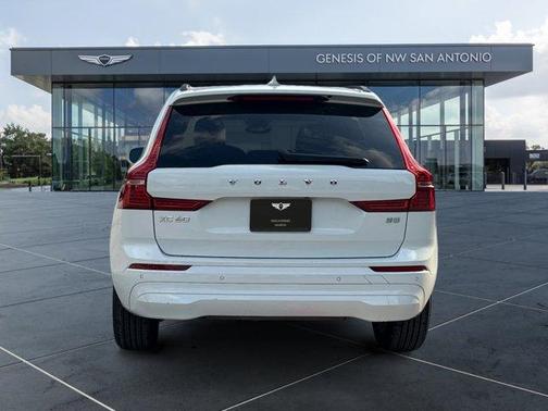 2022 Volvo XC60 B5 Momentum