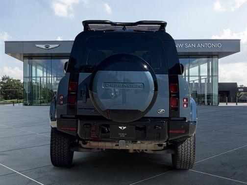 2023 Land Rover Defender 110 X-Dynamic SE