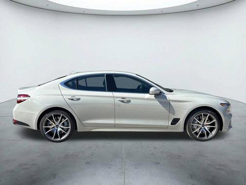 2026 Genesis G70 2.5T Standard