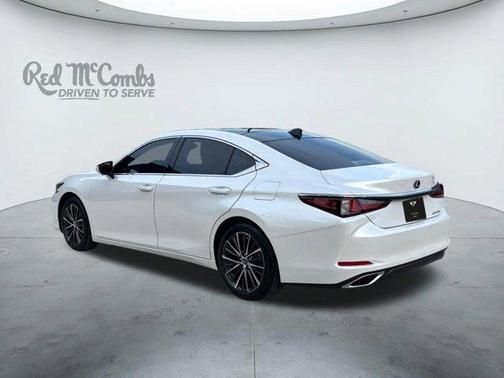 White Pearl 2025 Lexus ES 350 350