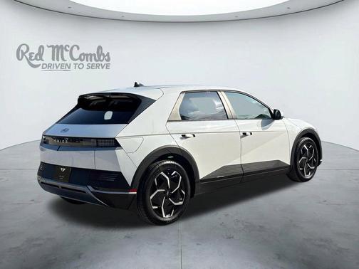 White 2024 Hyundai IONIQ 5 SE