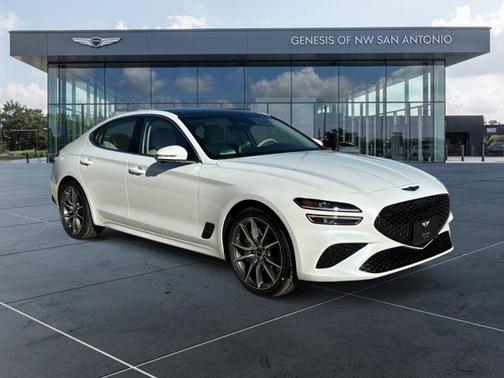 Uyuni White 2026 Genesis G70 2.5T Prestige