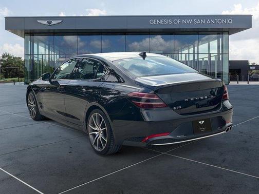 2022 Genesis G70 2.0T
