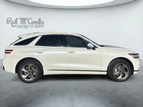 Alta White 2027 Genesis GV70 2.5T