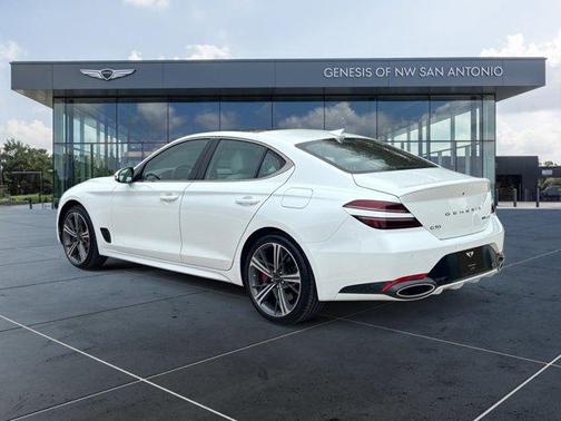 Uyuni White 2025 Genesis G70 3.3T Sport Advanced