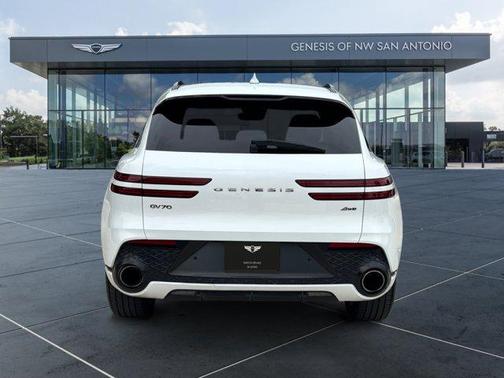 2022 Genesis GV70 2.5T