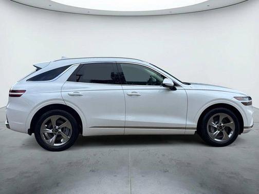 Alta White 2026 Genesis GV70 2.5T Select