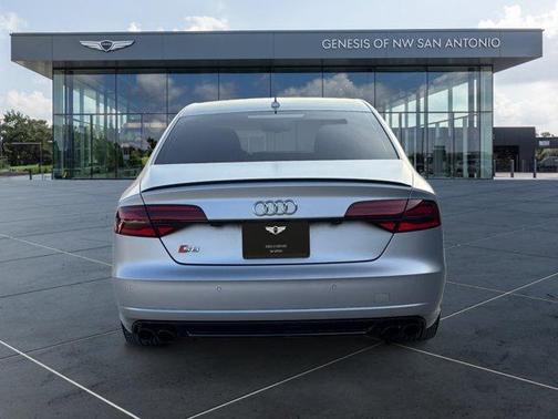 2017 Audi S8 4.0T Plus