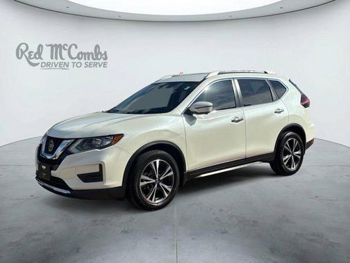 White 2019 Nissan Rogue SV