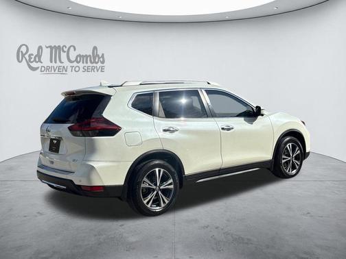 White 2019 Nissan Rogue SV