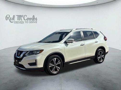 White 2019 Nissan Rogue SV