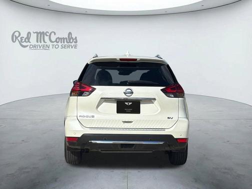 White 2019 Nissan Rogue SV