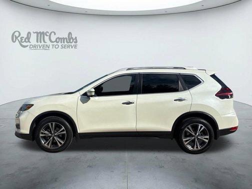 White 2019 Nissan Rogue SV