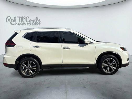 White 2019 Nissan Rogue SV