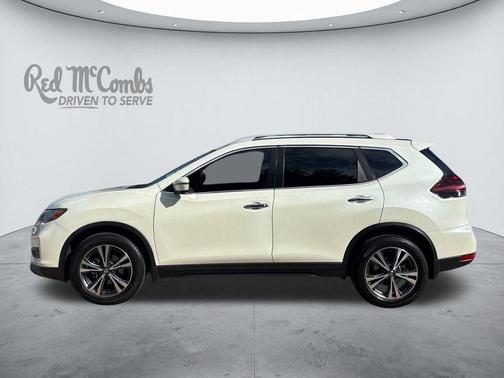 White 2019 Nissan Rogue SV