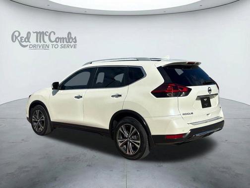 White 2019 Nissan Rogue SV