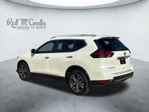 White 2019 Nissan Rogue SV
